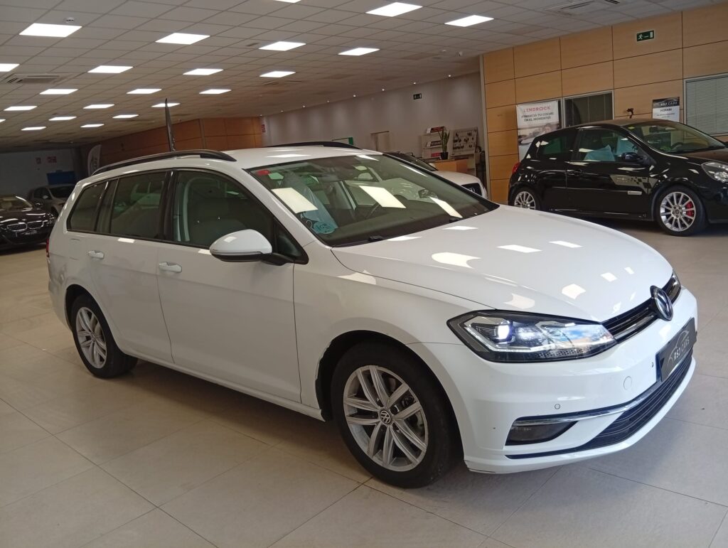 VW GOLF Estate 2019