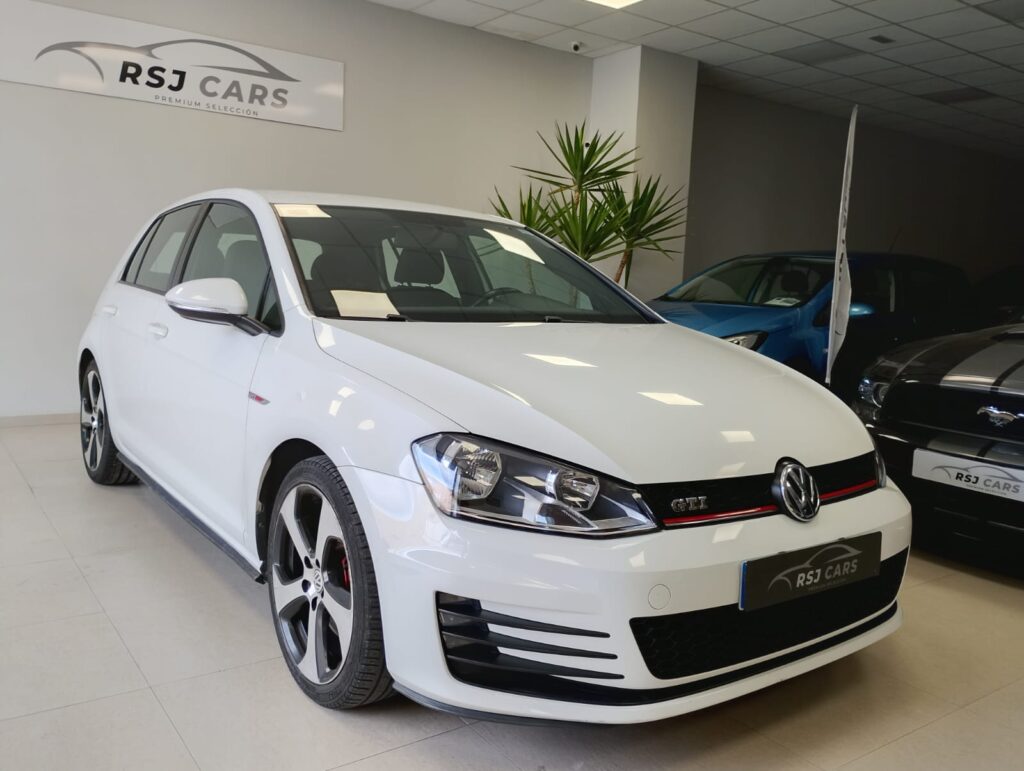 VOLKSWAGEN GOLF GTI DSG 2016